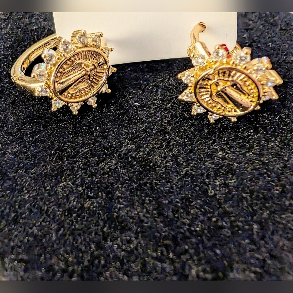 💥 18K Gold Plated Virgin Mary Earrings with Crystal CZ – Elegant & Timeles… - Picture 9 of 10
